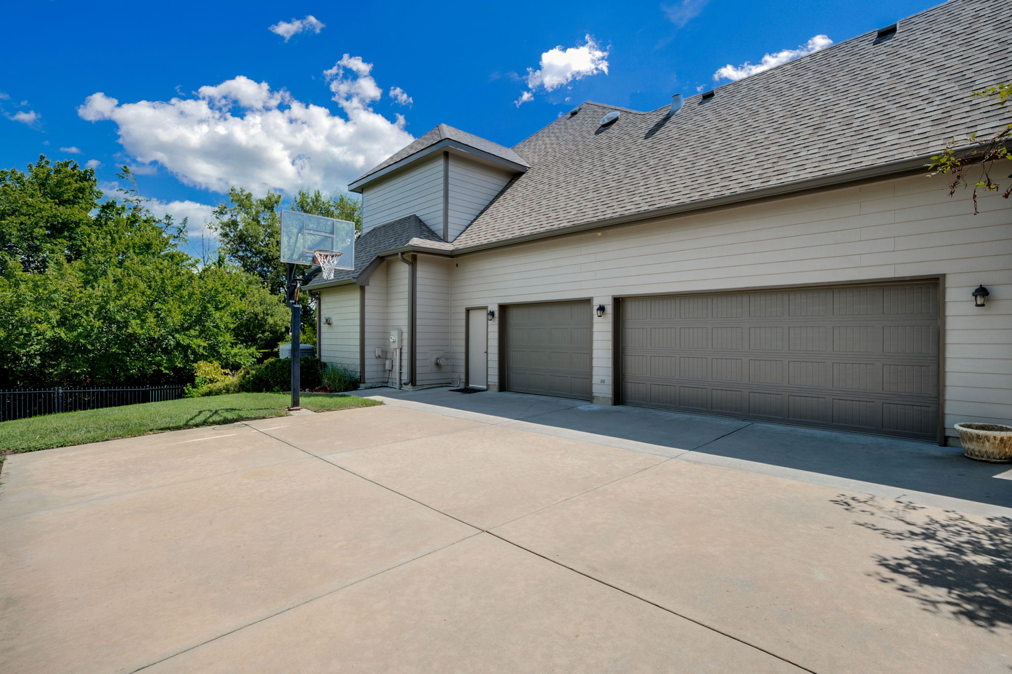 1522 N Krug Cir-06