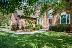1522 N Krug Cir-05