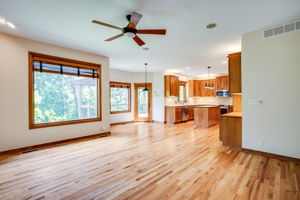 1522 N Krug Cir-17
