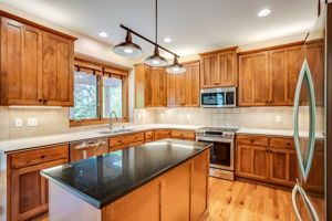 1522 N Krug Cir-19