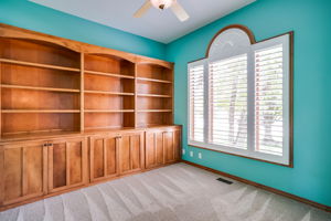 1522 N Krug Cir-35