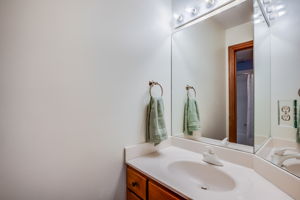 1522 N Krug Cir-49