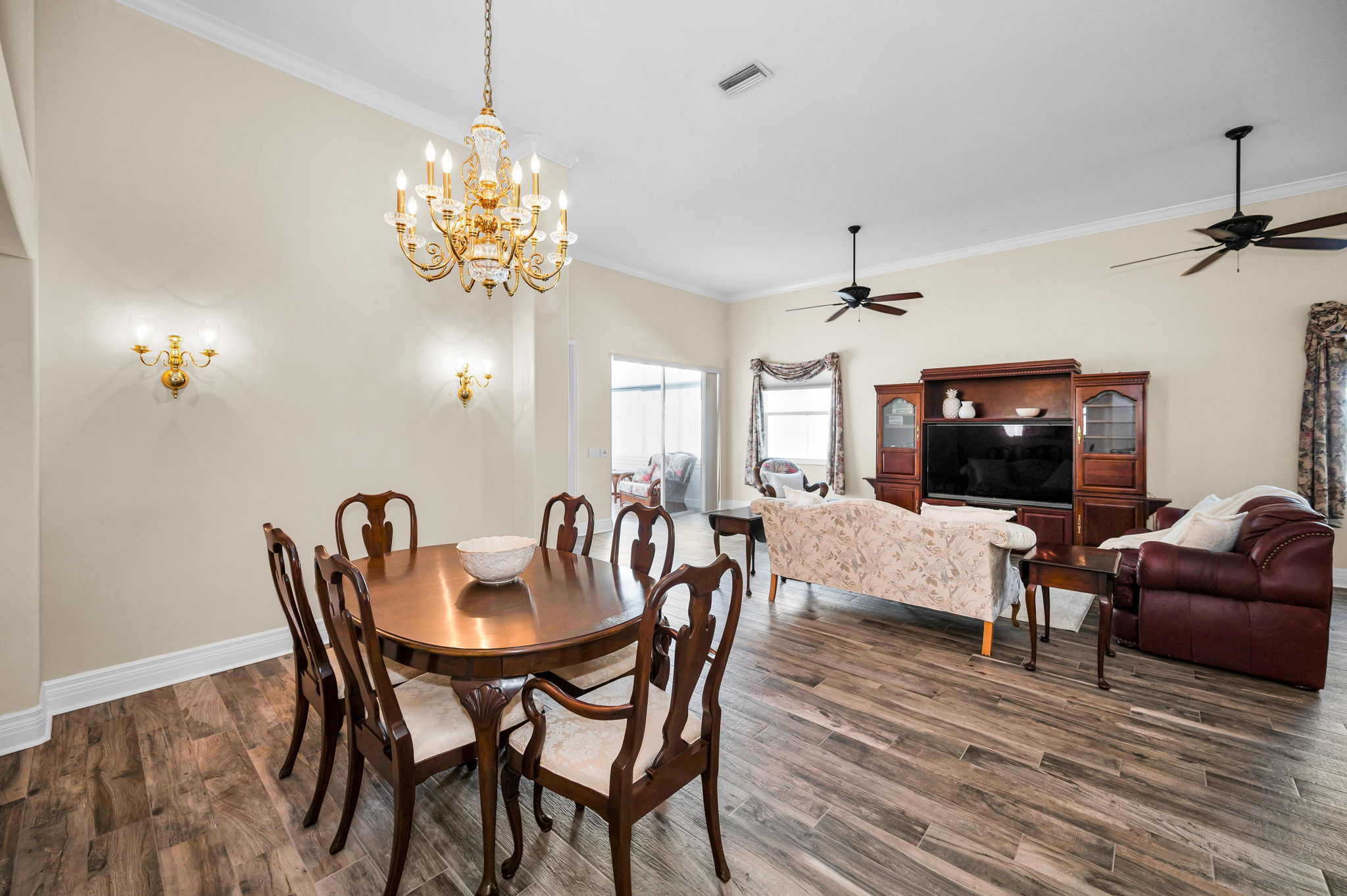 Living and Dining Room21