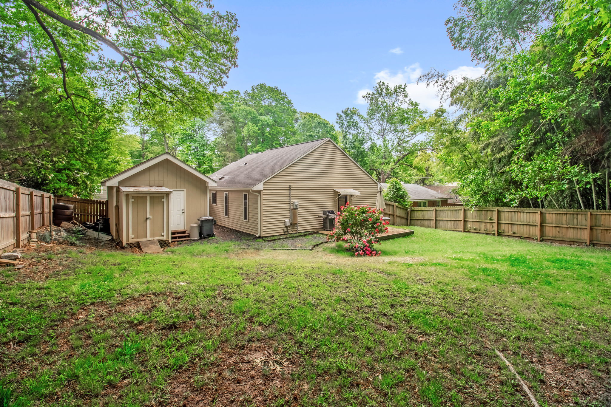 1522 Victory St-29