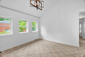 1522 Victory St-9