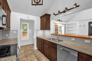 1522 Victory St-13