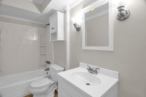 1522 Victory St-22