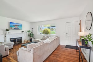 NE Couch Ct-1504-008.jpg