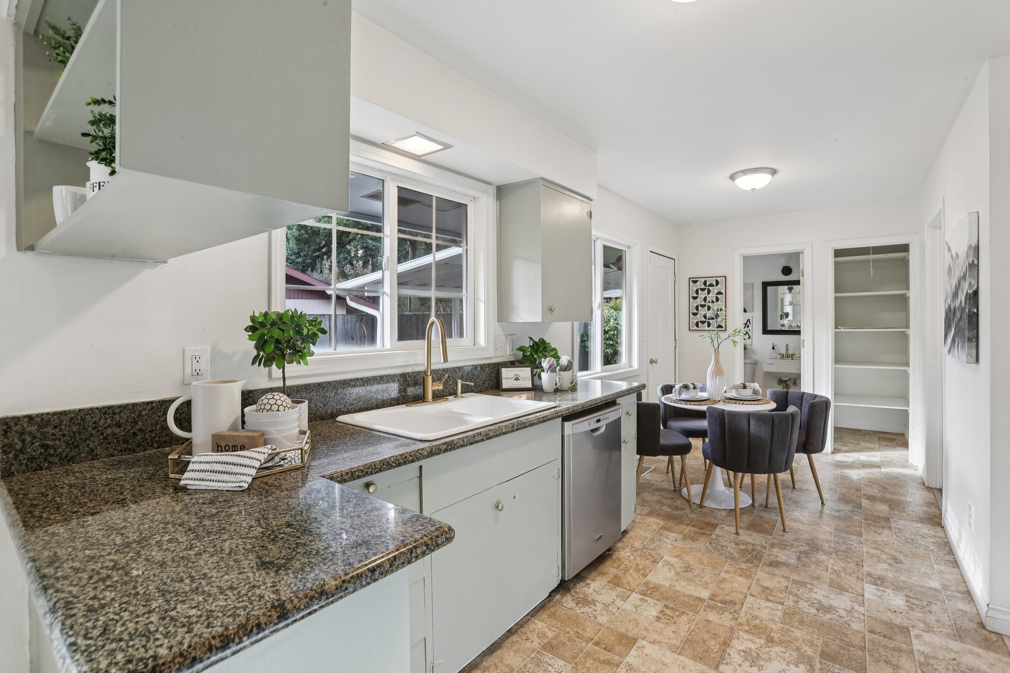 NE Couch Ct-S1101-018.jpg