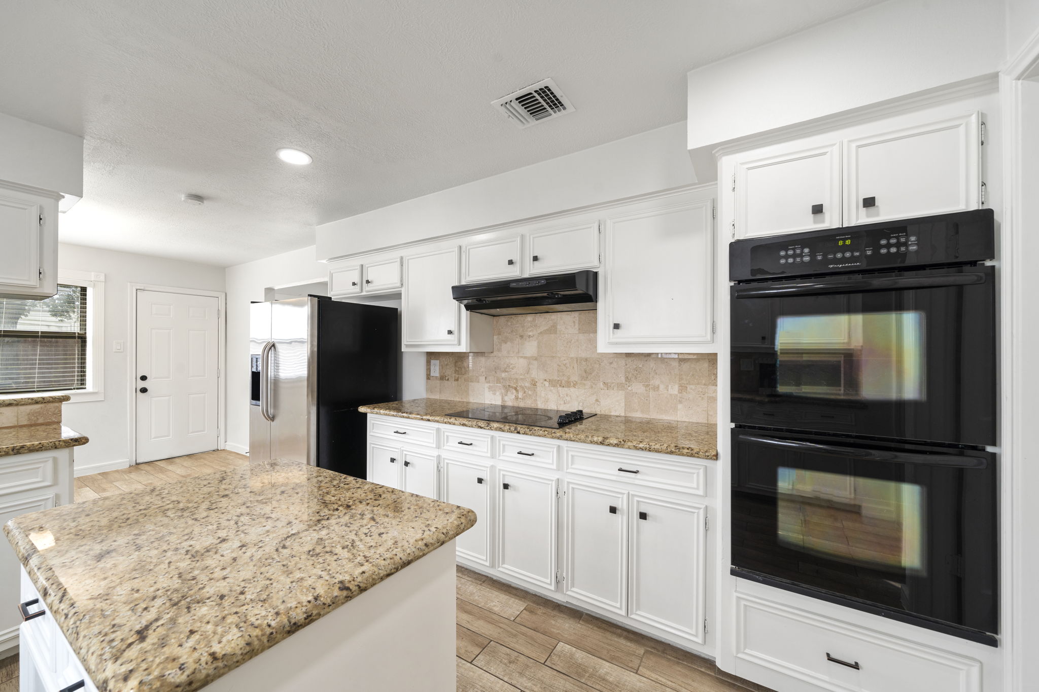 15223 Rio Plaza Dr, Houston, TX 77083 | Studio Vos, Inc.