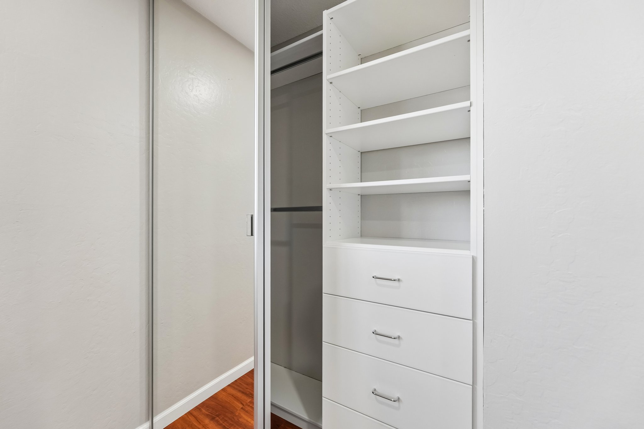 Johnson Ave-S2404-044.jpg