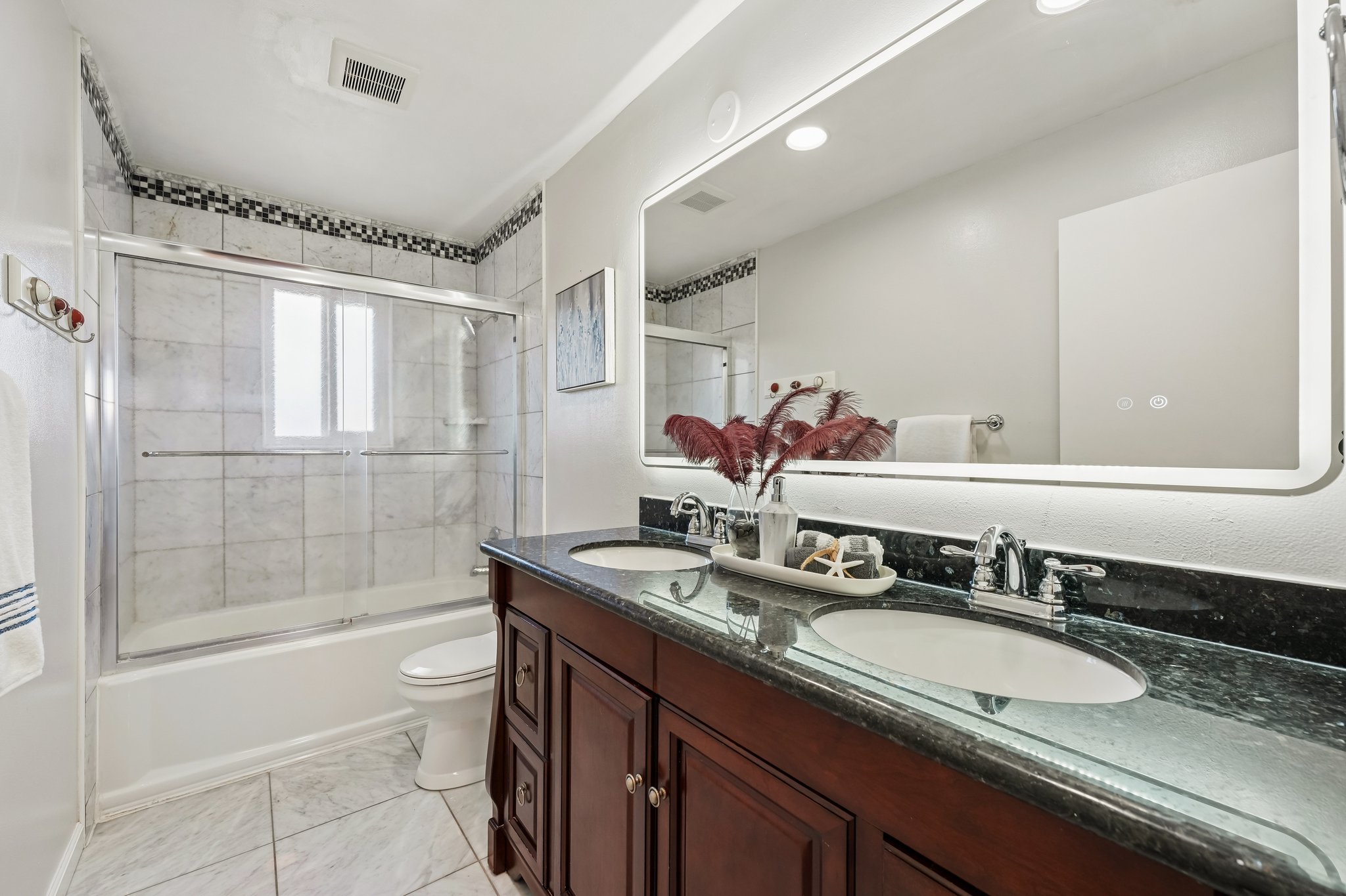 Johnson Ave-S2404-045.jpg