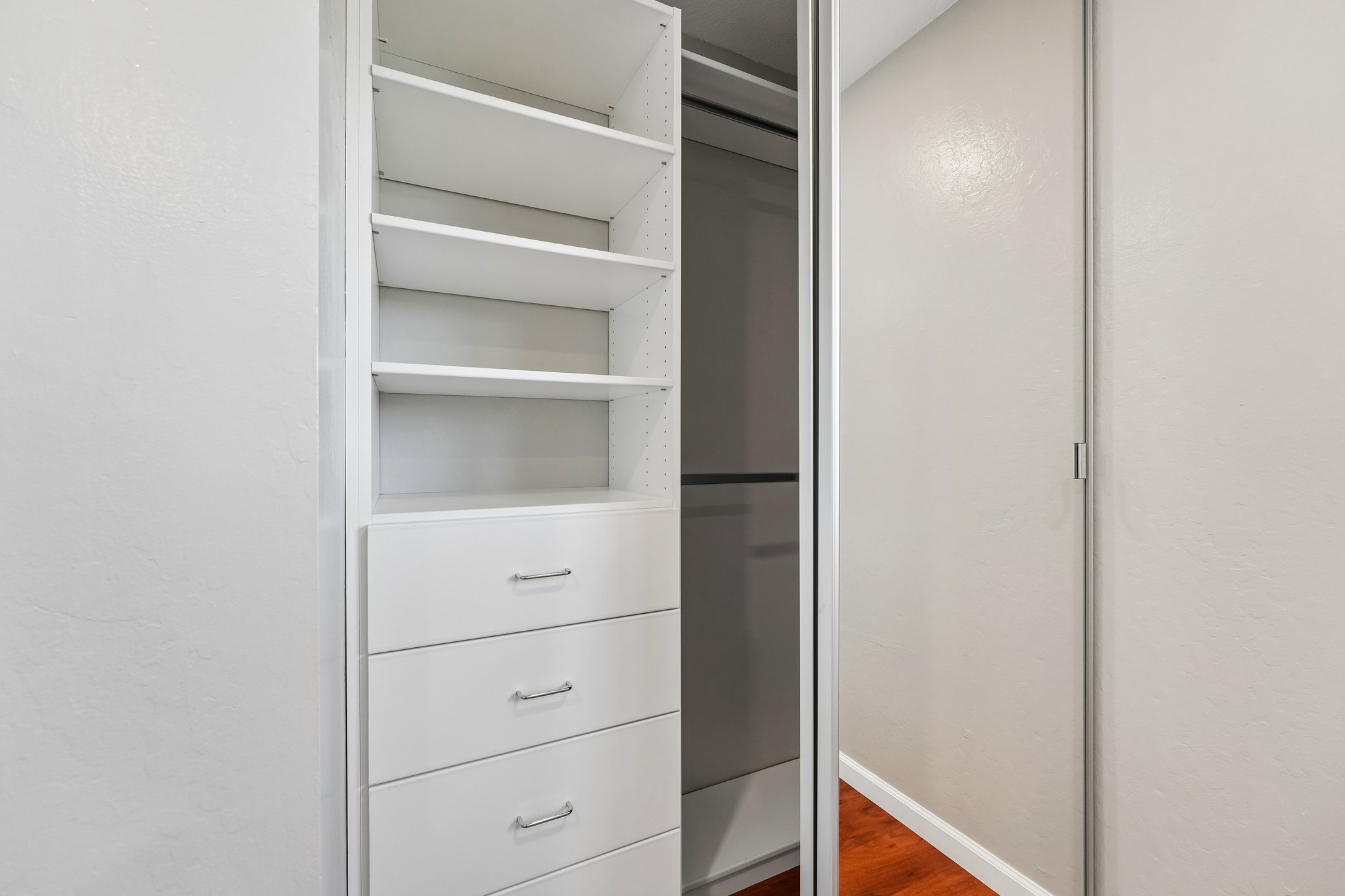 Johnson Ave-S2404-047.jpg