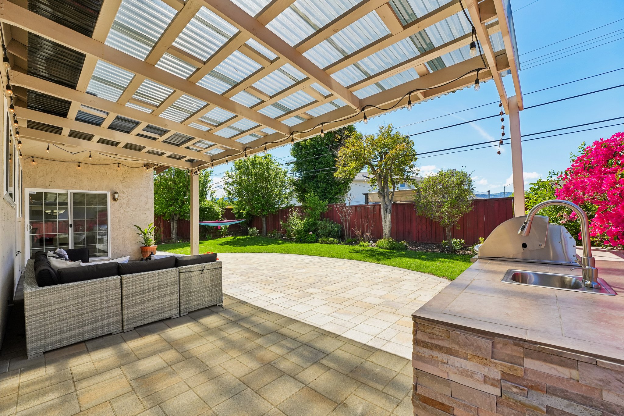 Johnson Ave-S2404-066.jpg