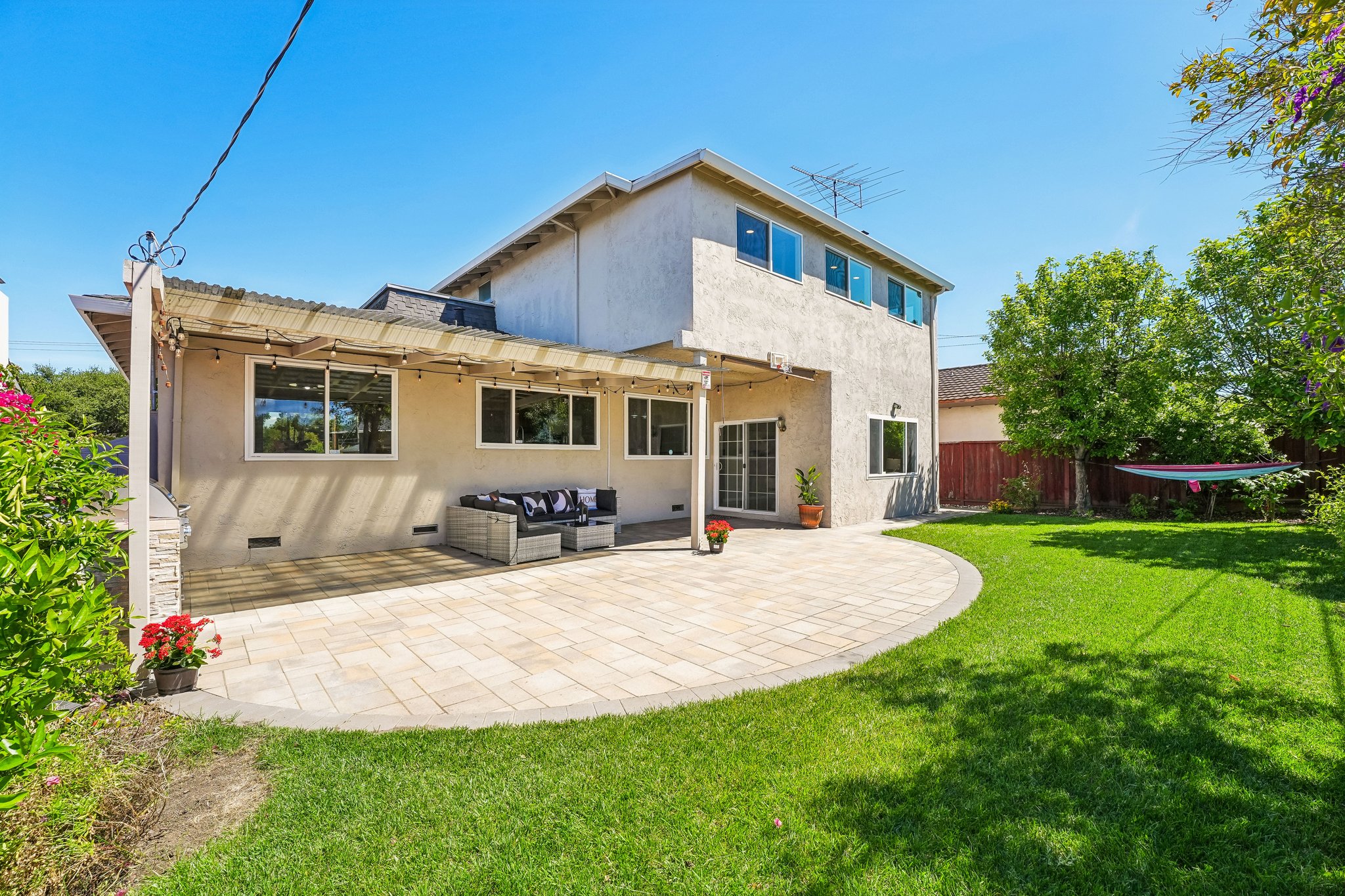 Johnson Ave-S2404-067.jpg