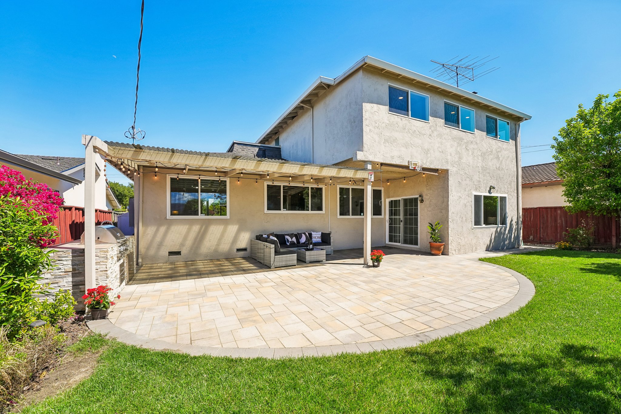 Johnson Ave-S2404-068.jpg