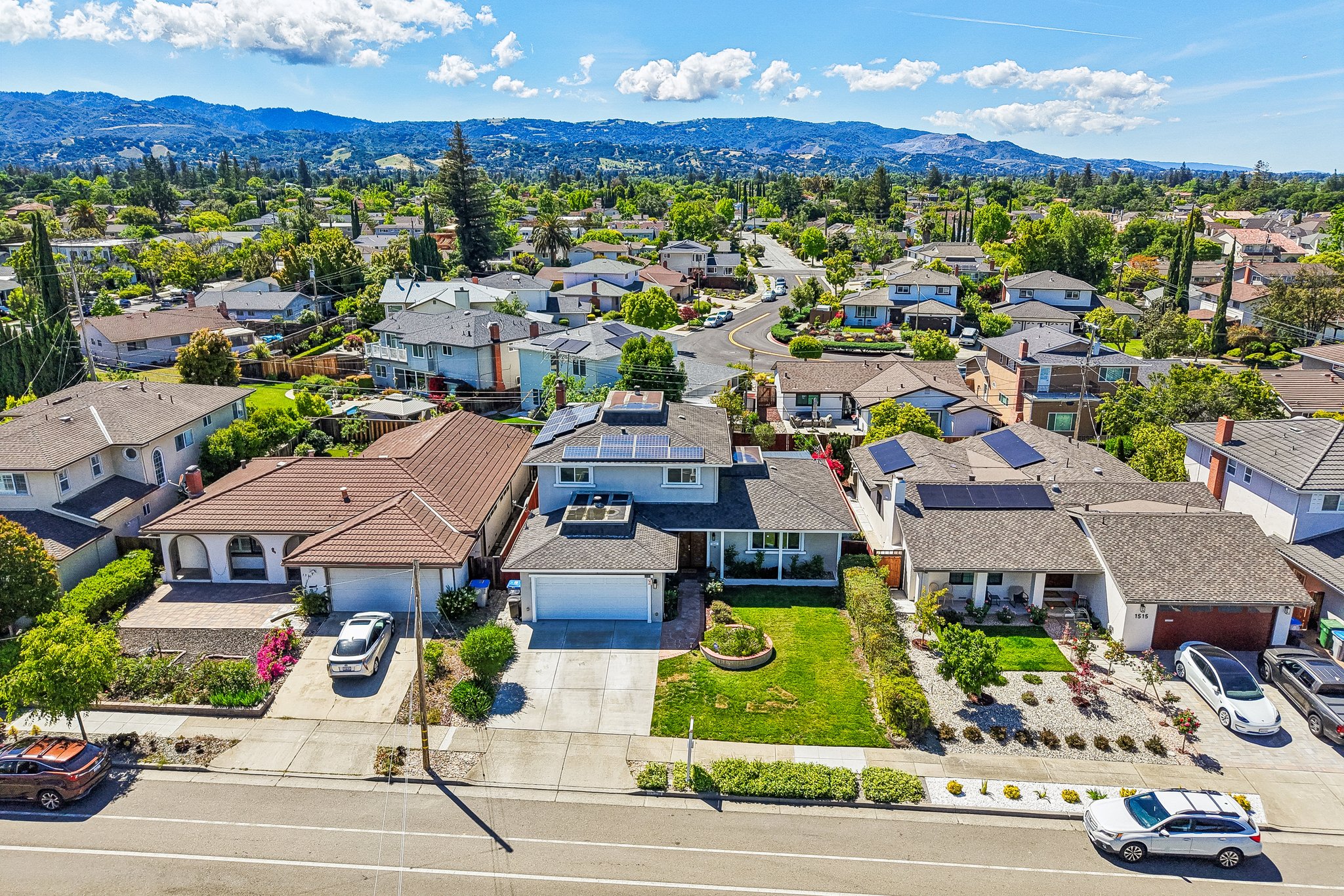 Johnson Ave-S2404-076.jpg