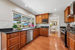 Johnson Ave-S2404-028.jpg