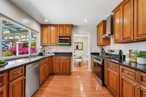 Johnson Ave-S2404-029.jpg