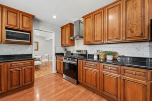 Johnson Ave-S2404-030.jpg