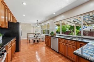 Johnson Ave-S2404-031.jpg