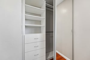 Johnson Ave-S2404-047.jpg