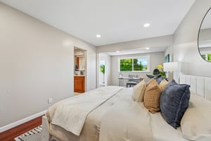 Johnson Ave-S2404-053.jpg