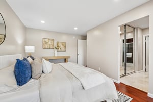 Johnson Ave-S2404-055.jpg