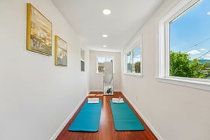 Johnson Ave-S2404-058.jpg