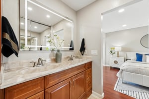 Johnson Ave-S2404-061.jpg