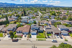 Johnson Ave-S2404-078.jpg