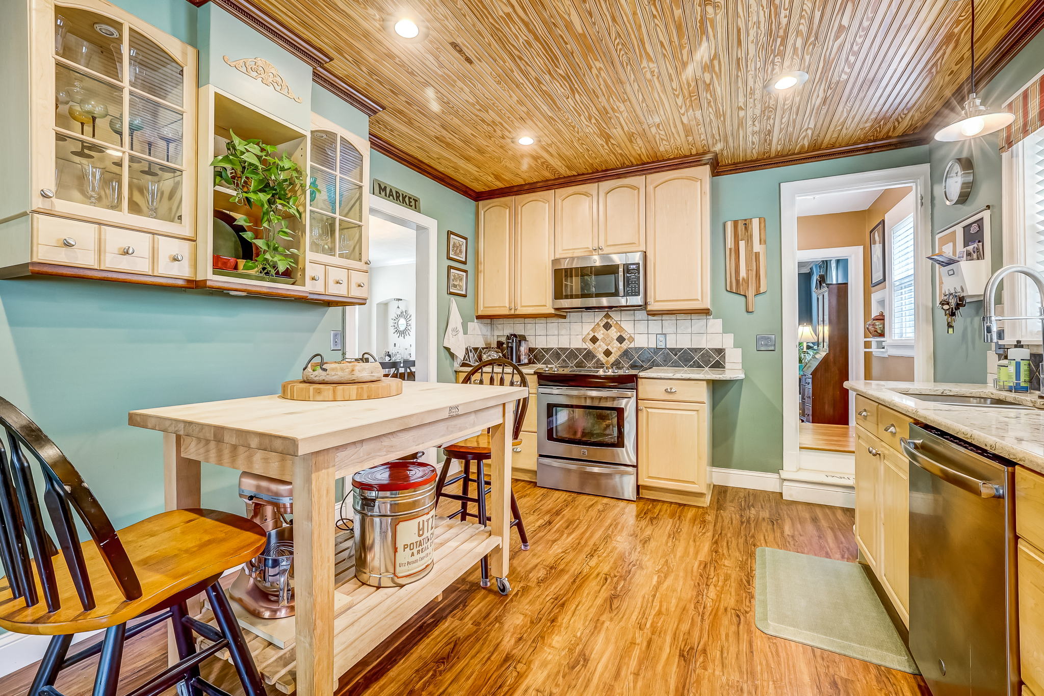 Kitchen/Breakfast Area