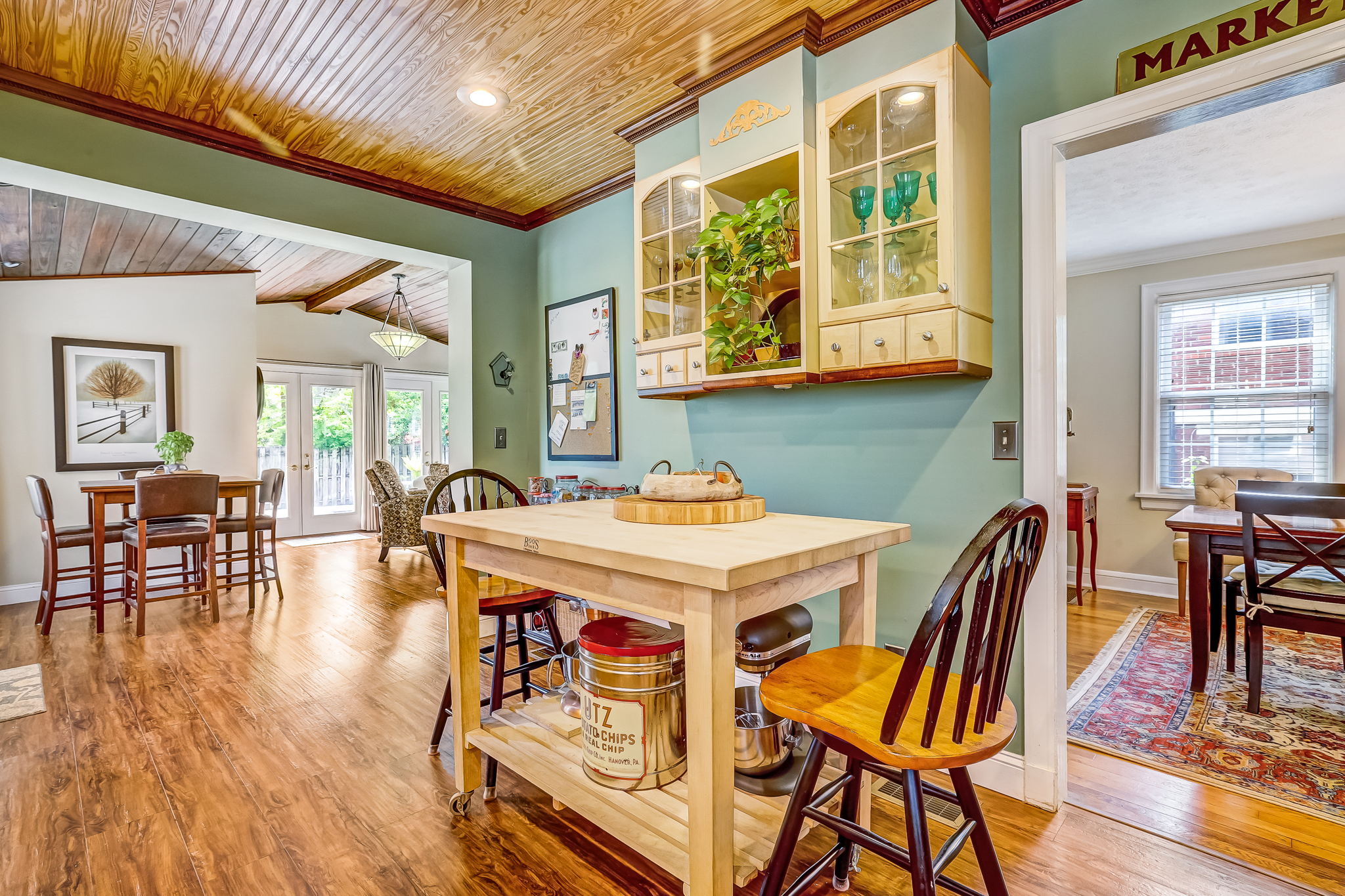 Kitchen/Breakfast Area