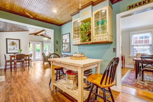 Kitchen/Breakfast Area