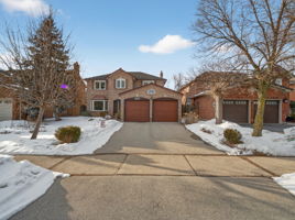 1523 Stoneybrook Trail, Oakville ON