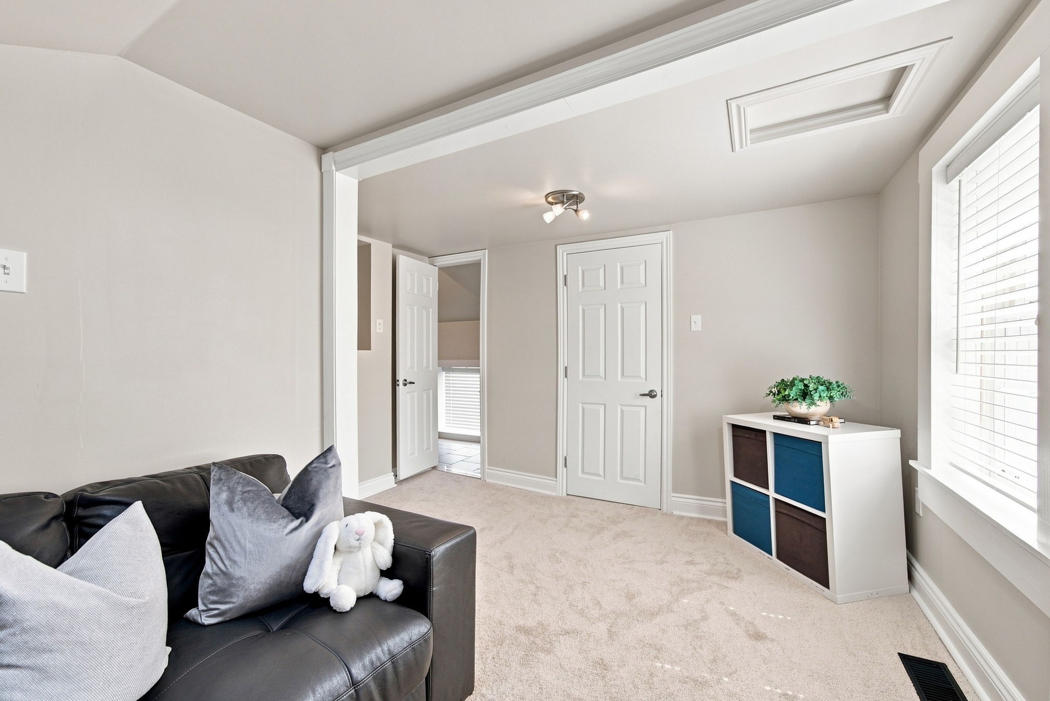  Photo 32