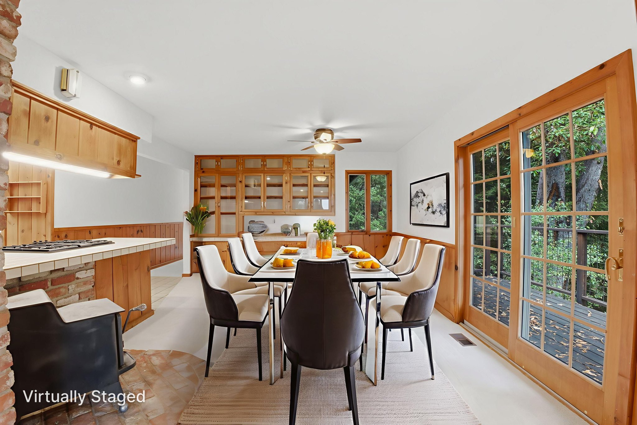 DSC04778 virtually staged.jpeg