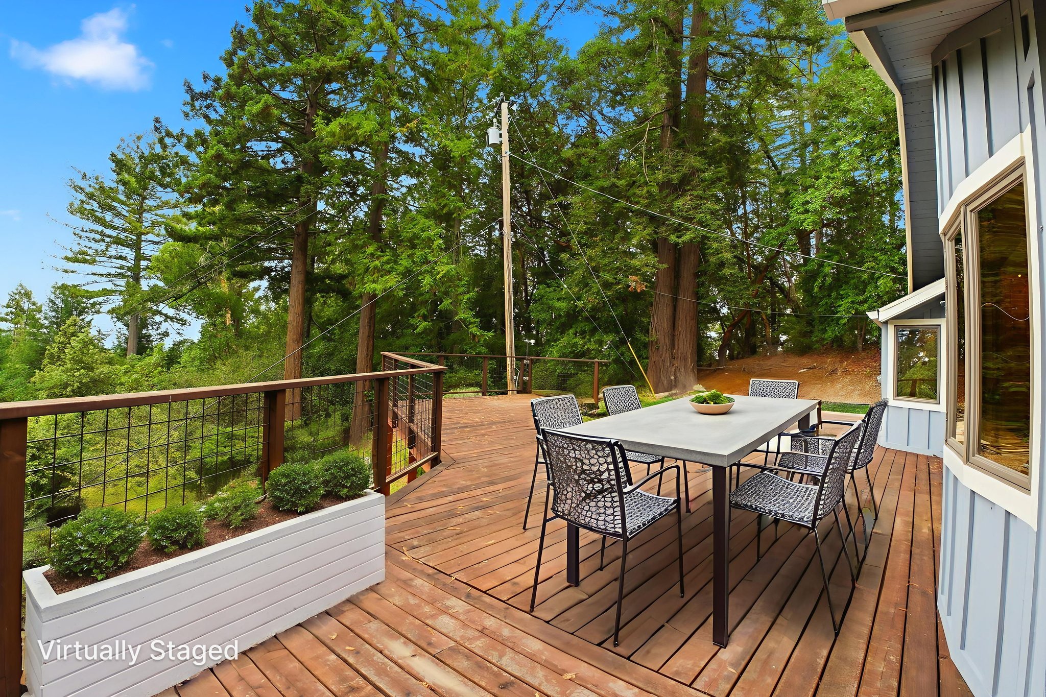 DSC04978 virtually staged.jpeg