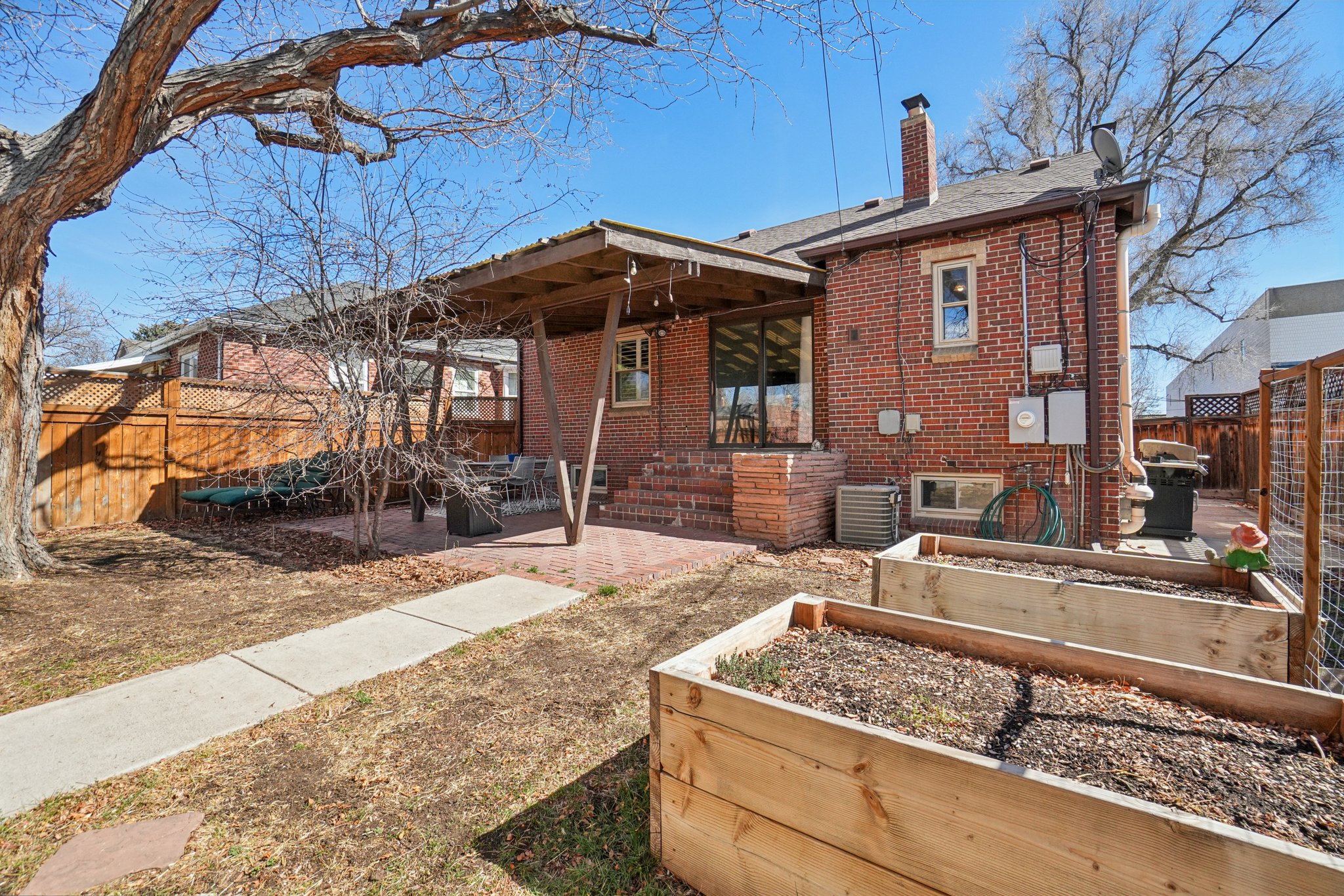 Holly St-S1803-034.jpg