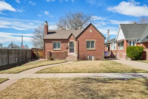 Holly St-S1803-002.jpg