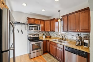 Holly St-S1803-013.jpg