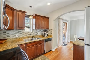 Holly St-S1803-015.jpg