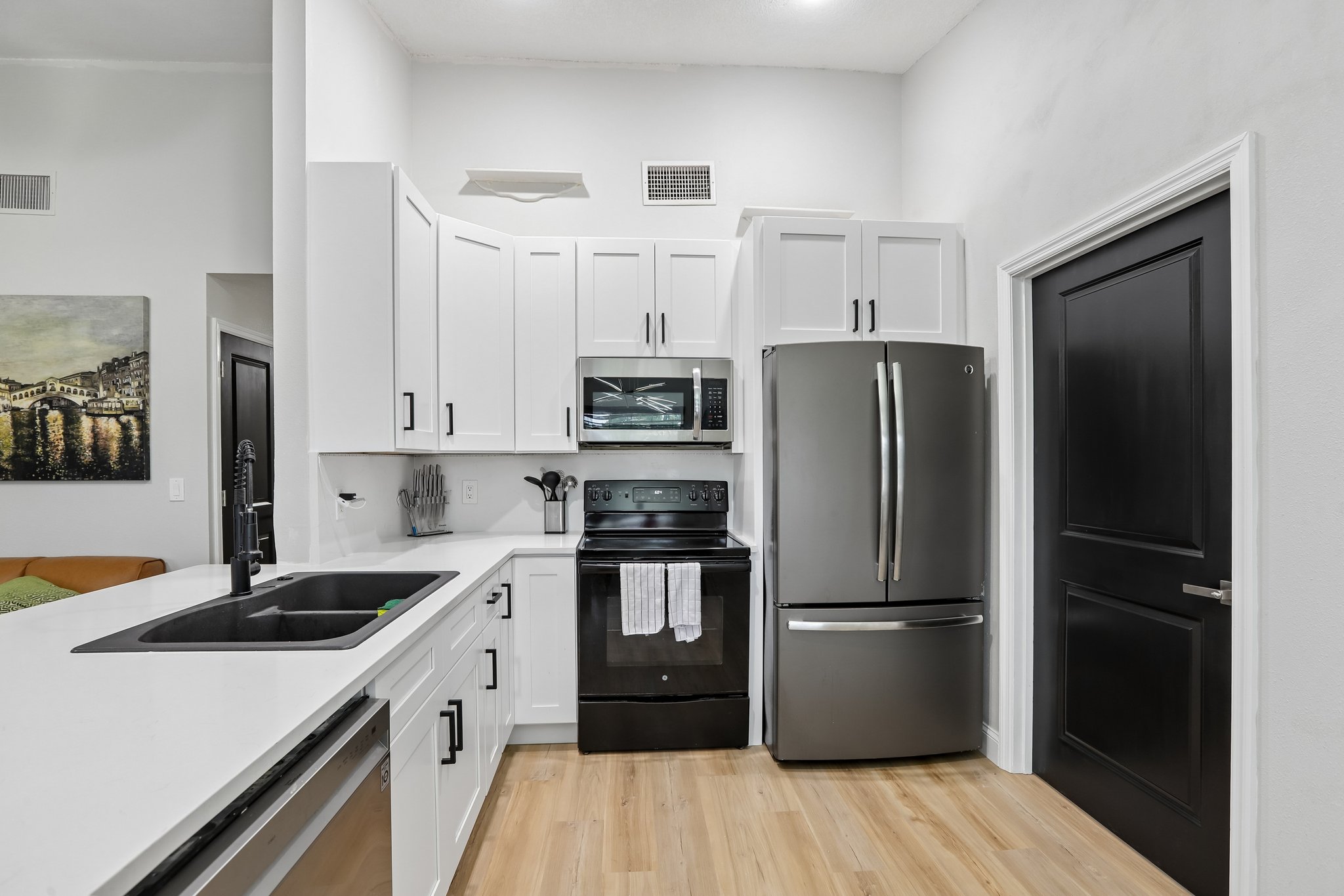 1525 Kestrel Way - S1305 - 011.jpg