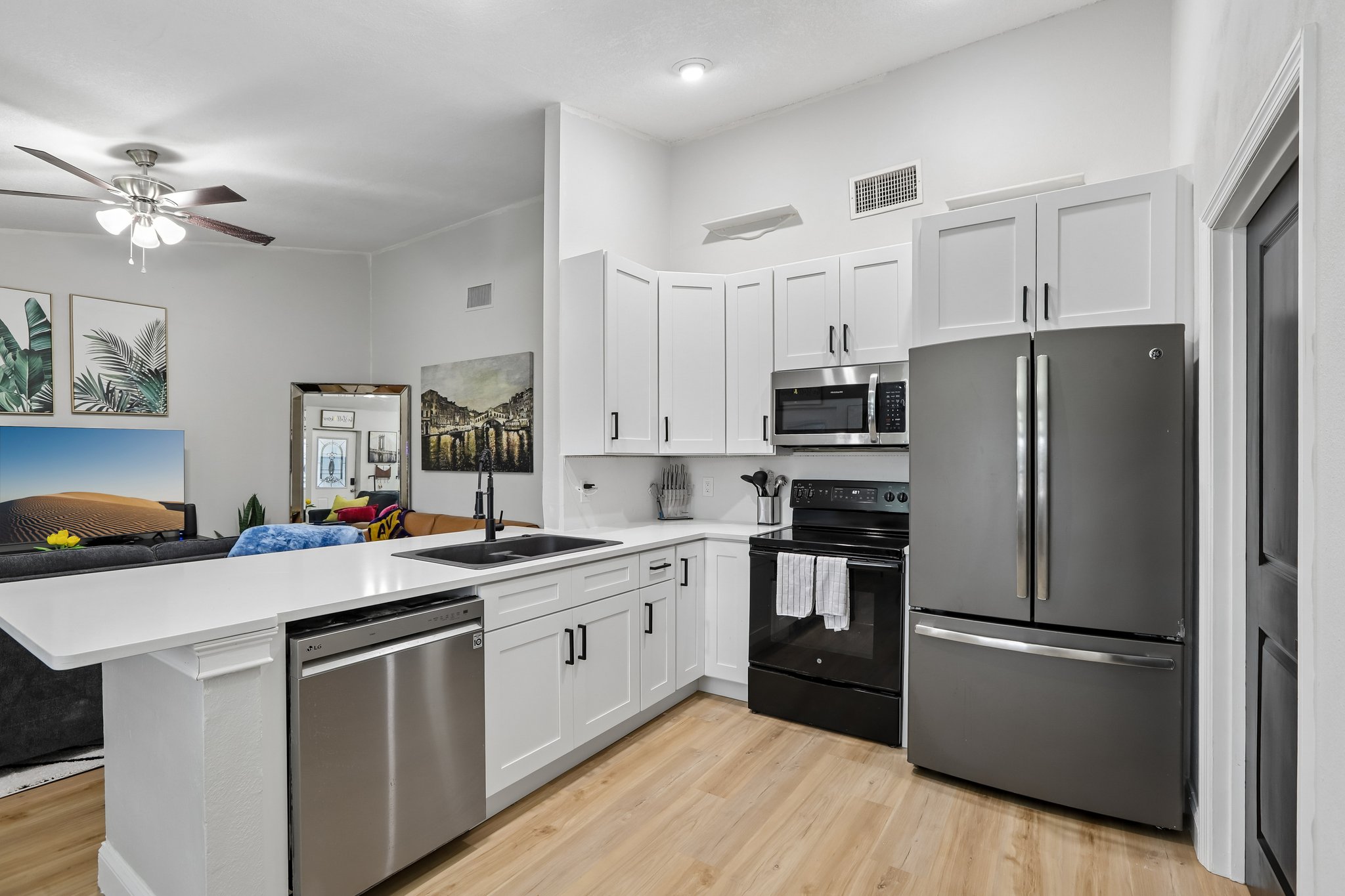 1525 Kestrel Way - S1305 - 012.jpg
