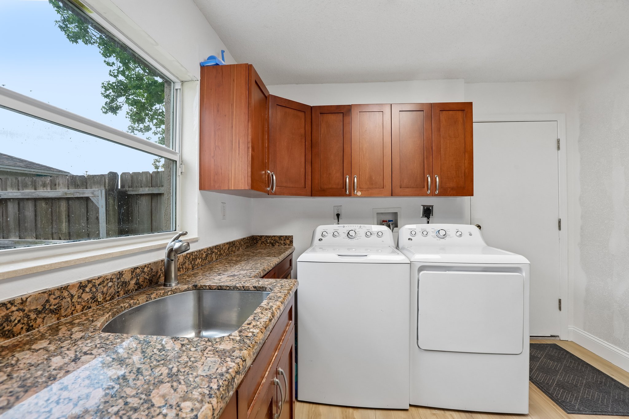 1525 Kestrel Way - S1305 - 017.jpg