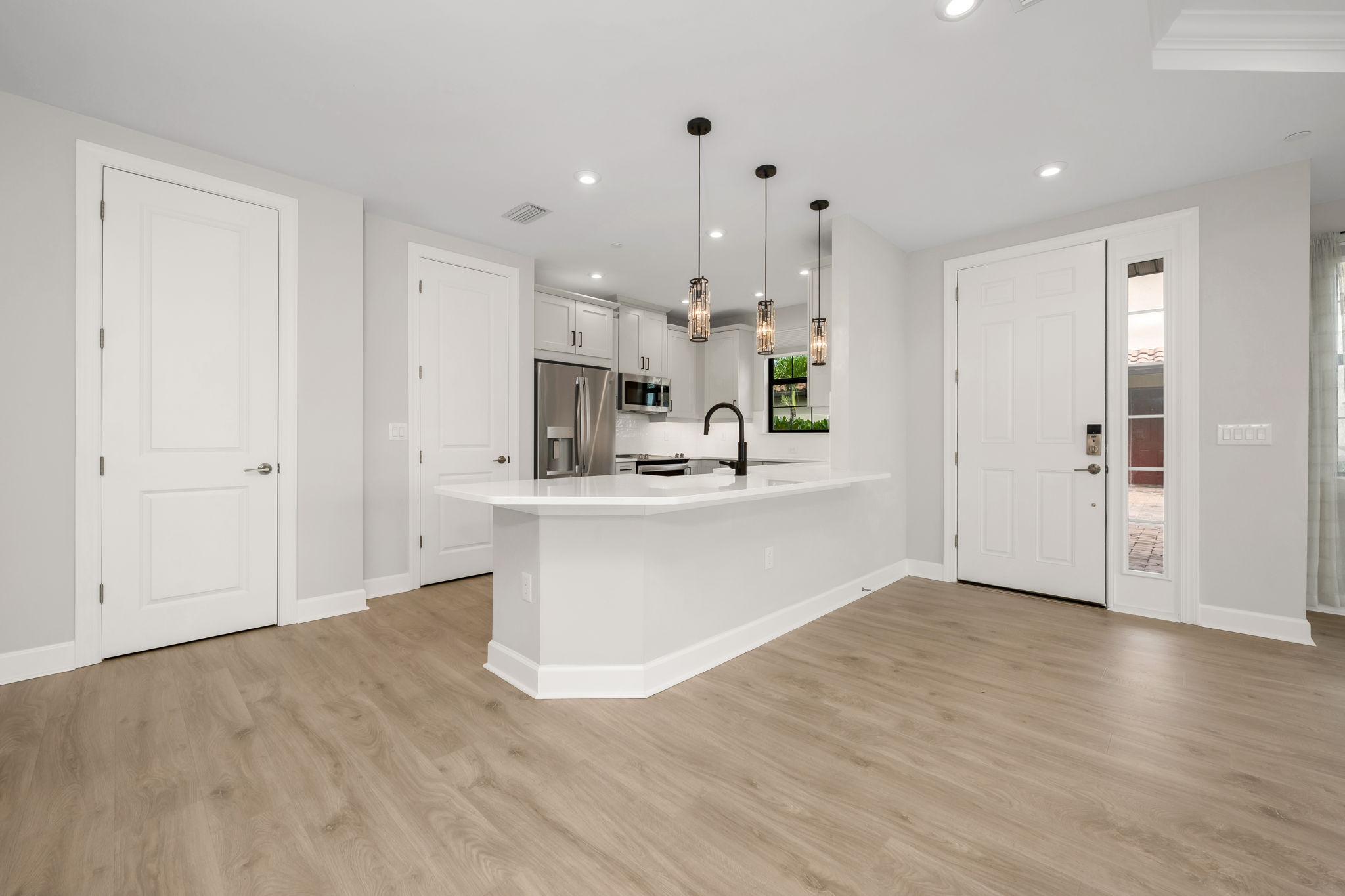 Breakfast Bar - Foyer