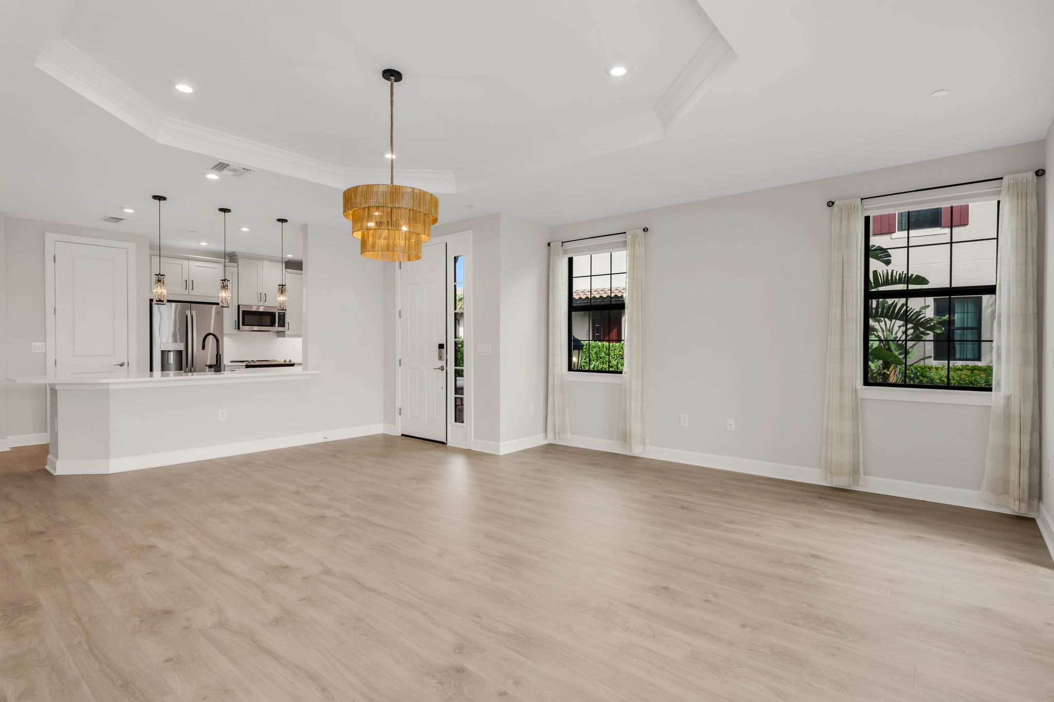 Dining - Foyer