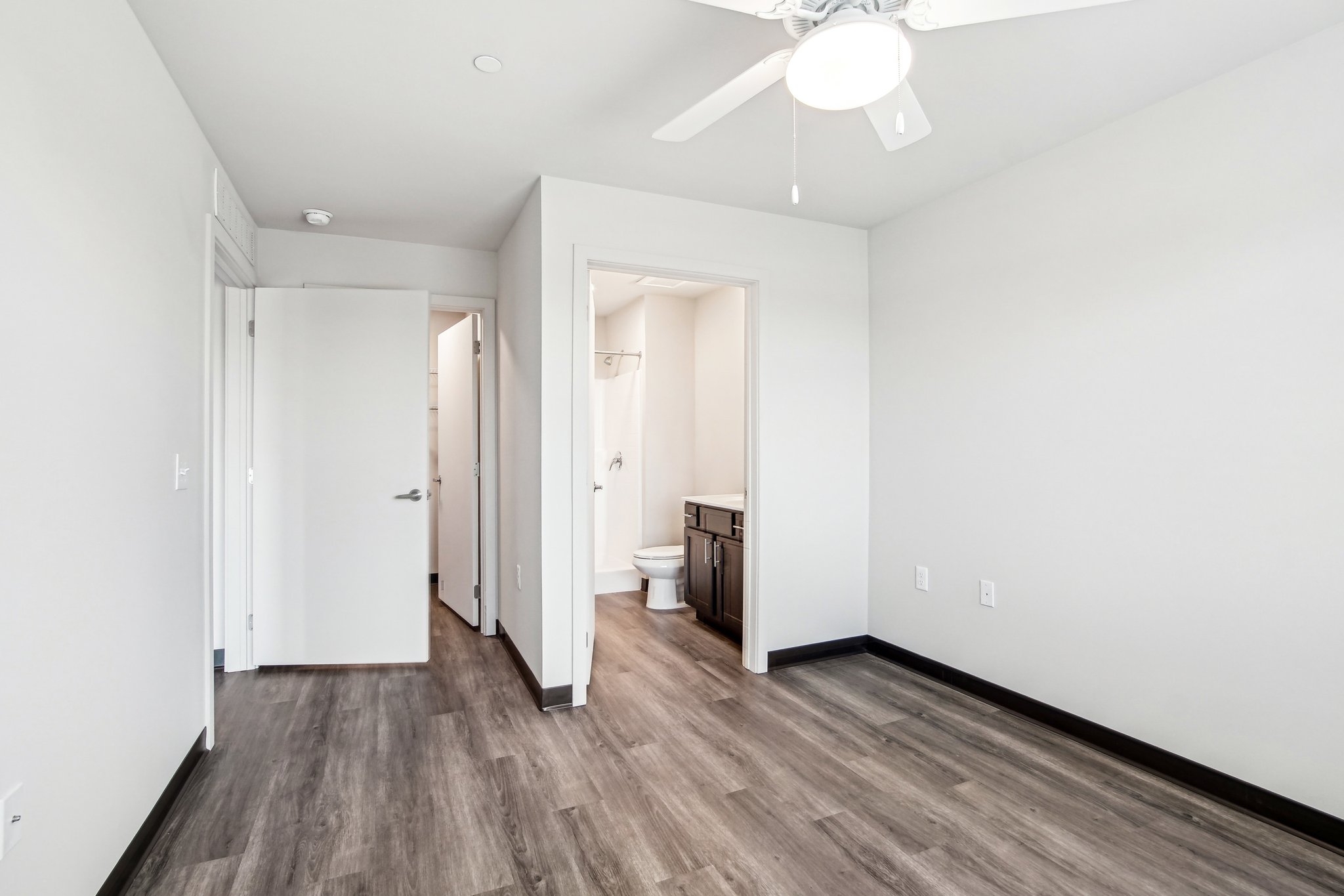 1526 W Desert Cove Ave Unit 136-0805-002.jpg