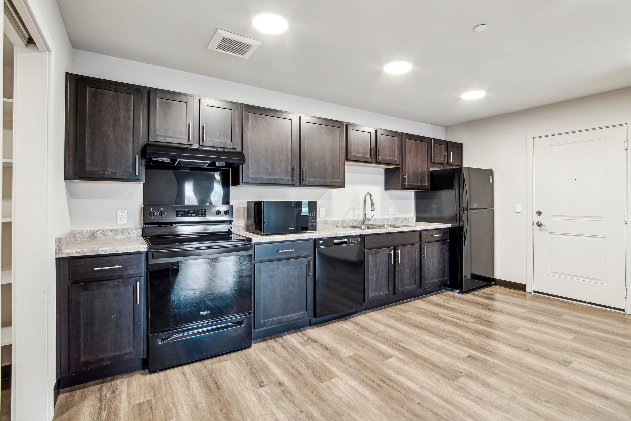 1526 W Desert Cove Ave Unit 136-0805-005.jpg