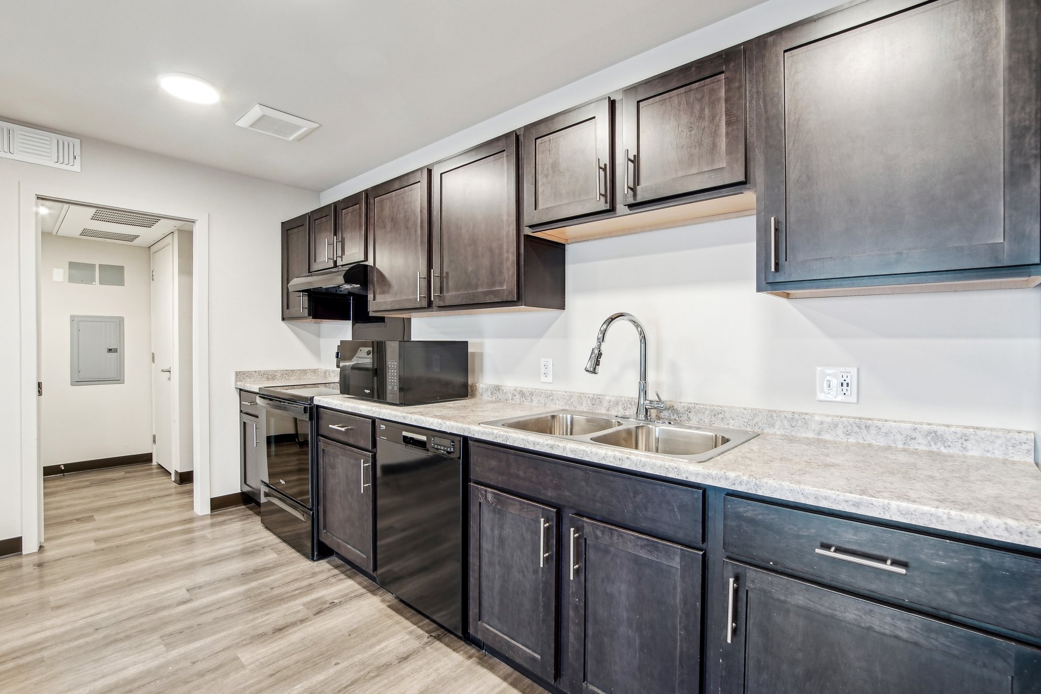 1526 W Desert Cove Ave Unit 136-0805-006.jpg